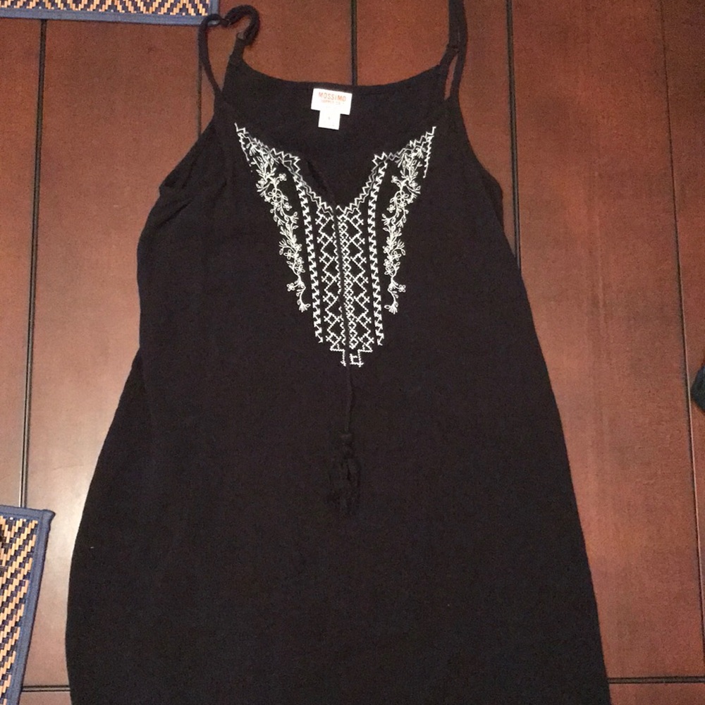 Dresses - Picture 2 of 3